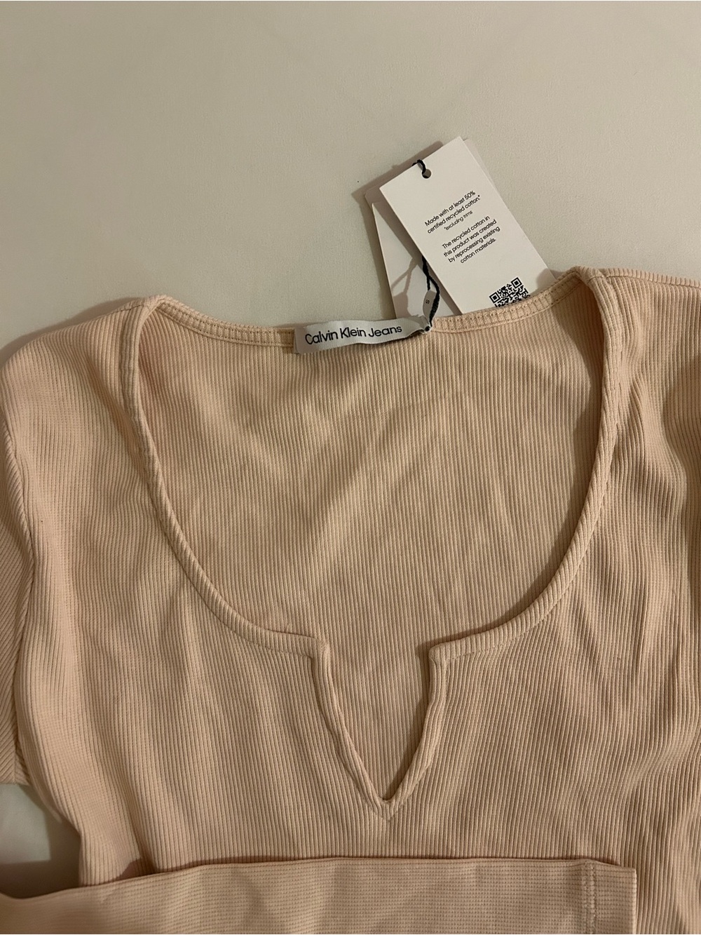 Calvin Klein Jeans Beige Ribbed Long-Sleeve Scoop Crop Top with Notch - Picture 2 of 3